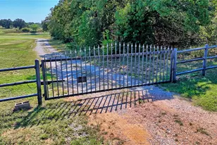 901 Pigg Rd, Bowie, TX 76230 - Photo 23