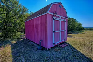 901 Pigg Rd, Bowie, TX 76230 - Photo 19