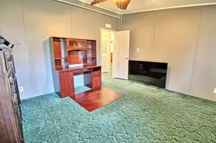 901 Pigg Rd, Bowie, TX 76230 - Photo 15