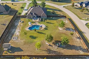 245 McKinley Cir, Waxahachie, TX 75167 - Photo 37