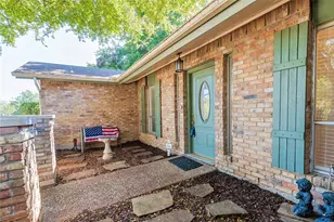 1917 Rock Creek Dr, Grand Prairie, TX 75050 - Photo 5