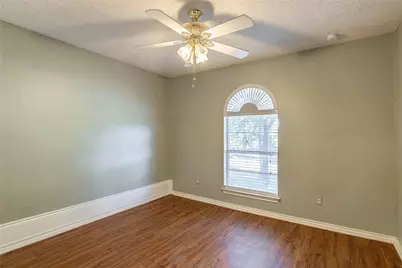 1917 Rock Creek Drive, Grand Prairie, TX 75050 - Photo 21