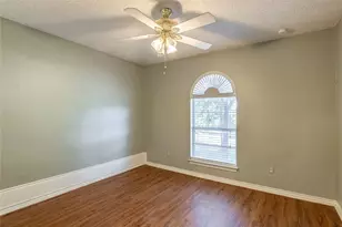 1917 Rock Creek Dr, Grand Prairie, TX 75050 - Photo 21