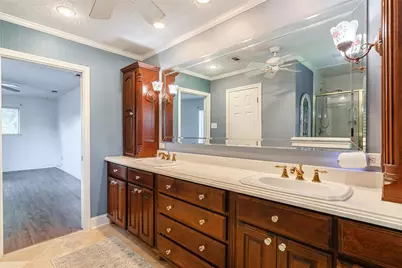 1917 Rock Creek Drive, Grand Prairie, TX 75050 - Photo 15