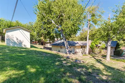 1917 Rock Creek Drive, Grand Prairie, TX 75050 - Photo 25