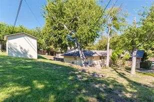 1917 Rock Creek Dr, Grand Prairie, TX 75050 - Photo 25