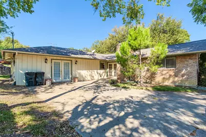 1917 Rock Creek Drive, Grand Prairie, TX 75050 - Photo 27