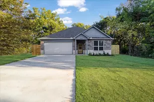 215 E Nelson St, Denison, TX 75021 - Photo 1