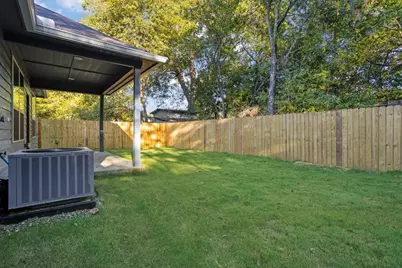 215 E Nelson Street, Denison, TX 75021 - Photo 25