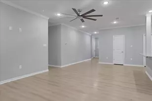 215 E Nelson St, Denison, TX 75021 - Photo 11