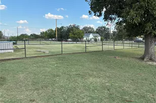 106 S Houston St, Millsap, TX 76066 - Photo 25