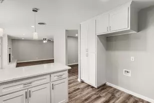 93 Regents Park, Bedford, TX 76022 - Photo 17