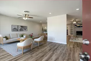 93 Regents Park, Bedford, TX 76022 - Photo 5