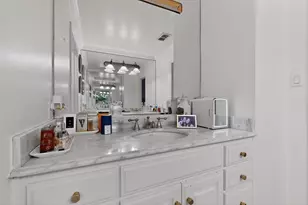 7639 Lovers Ln, Dallas, TX 75225 - Photo 23