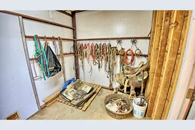 202 County Road 3470, Paradise, TX 76073 - Photo 27