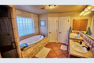 202 County Road 3470, Paradise, TX 76073 - Photo 9