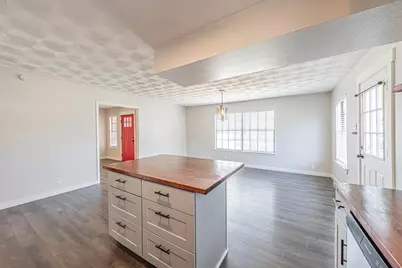 10803 Lake Gardens Drive, Dallas, TX 75218 - Photo 13