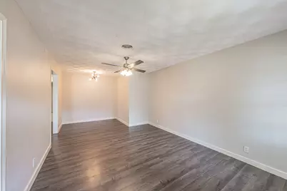 10803 Lake Gardens Drive, Dallas, TX 75218 - Photo 9