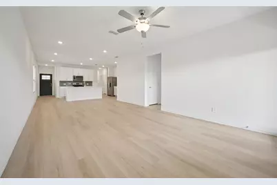 612 Clover Creek Drive, Princeton, TX 75071 - Photo 5