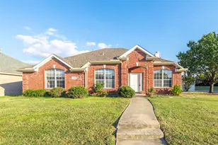 2068 Pecan Creek Dr, Mesquite, TX 75181 - Photo 1