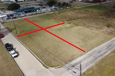 9432 Ronald Drive, Fort Worth, TX 76134 - Photo 5