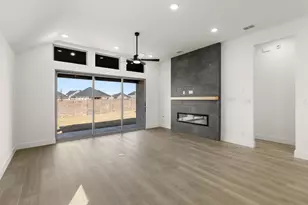 1704 Canals Dr, Little Elm, TX 75068 - Photo 11