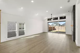 1704 Canals Dr, Little Elm, TX 75068 - Photo 9