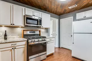 721 W A Denton Dr, Van Alstyne, TX 75495 - Photo 13