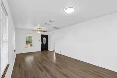 3000 Burchill Road S, Fort Worth, TX 76105 - Photo 5