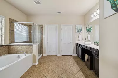 1001 Chickasaw Drive, Carrollton, TX 75010 - Photo 19