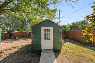 912 Crockett St, Midlothian, TX 76065 - Photo 11
