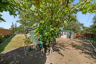 912 Crockett St, Midlothian, TX 76065 - Photo 9