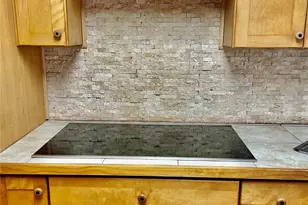 1031 Boston Blvd, Bedford, TX 76022 - Photo 9