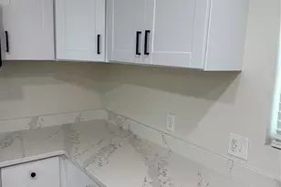 600 Loggins St, Ennis, TX 75119 - Photo 5