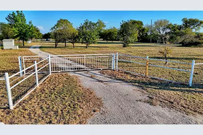 469 Merritt Road, Forestburg, TX 76239 - Photo 3