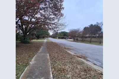 814 Oakbluff Drive, Lancaster, TX 75146 - Photo 17