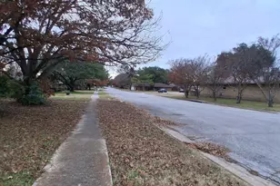 814 Oakbluff Dr, Lancaster, TX 75146 - Photo 17