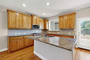 700 N Irving Heights Dr, Irving, TX 75061 - Photo 19