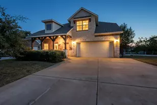 700 N Irving Heights Dr, Irving, TX 75061 - Photo 1