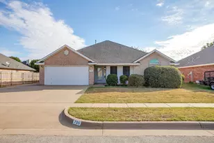 706 Hill Ln, Cleburne, TX 76033 - Photo 1