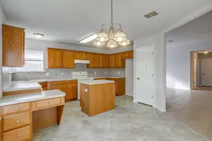 706 Hill Ln, Cleburne, TX 76033 - Photo 17