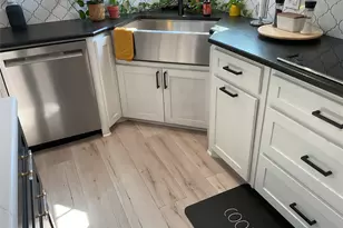 901 N 60th St, Waco, TX 76710 - Photo 11