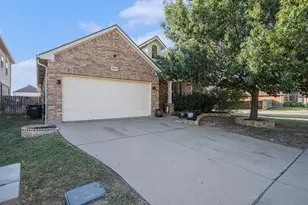 2200 Laurel Forest Dr, Fort Worth, TX 76177 - Photo 3