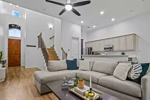 2205 Eriksson Ln, Dallas, TX 75204 - Photo 3