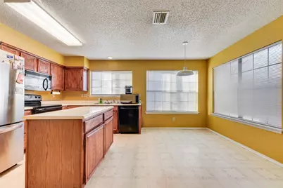 4153 Stinwick, Grand Prairie, TX 75052 - Photo 3