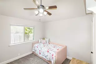 803 Lakeview Dr, Alvarado, TX 76009 - Photo 9