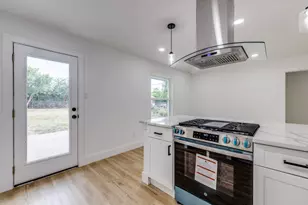 910 Darlene Ln, Arlington, TX 76010 - Photo 11