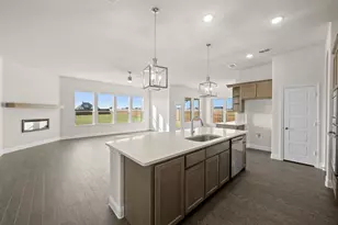 105 Grey Wolf Ct, Godley, TX 76044 - Photo 5