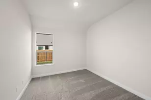 105 Grey Wolf Ct, Godley, TX 76044 - Photo 19