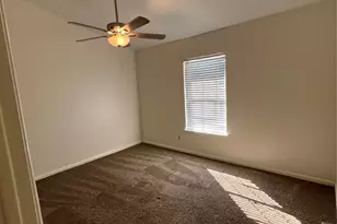 311 Navarro Ln, Grand Prairie, TX 75052 - Photo 11